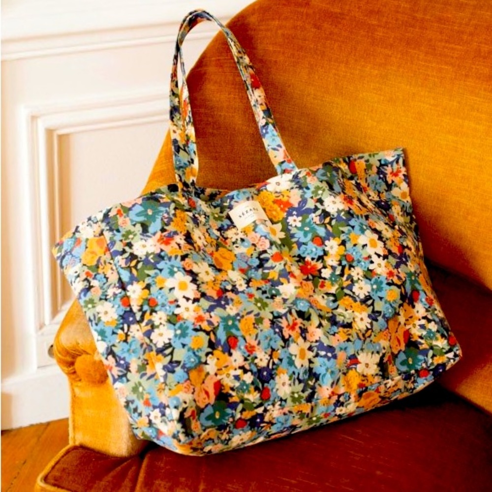 (Looking for) Sézane Tote in Fall Flower